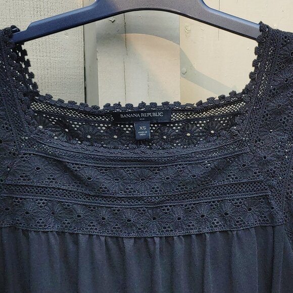 Banana Republic Lace Tank - Picture 4 of 11